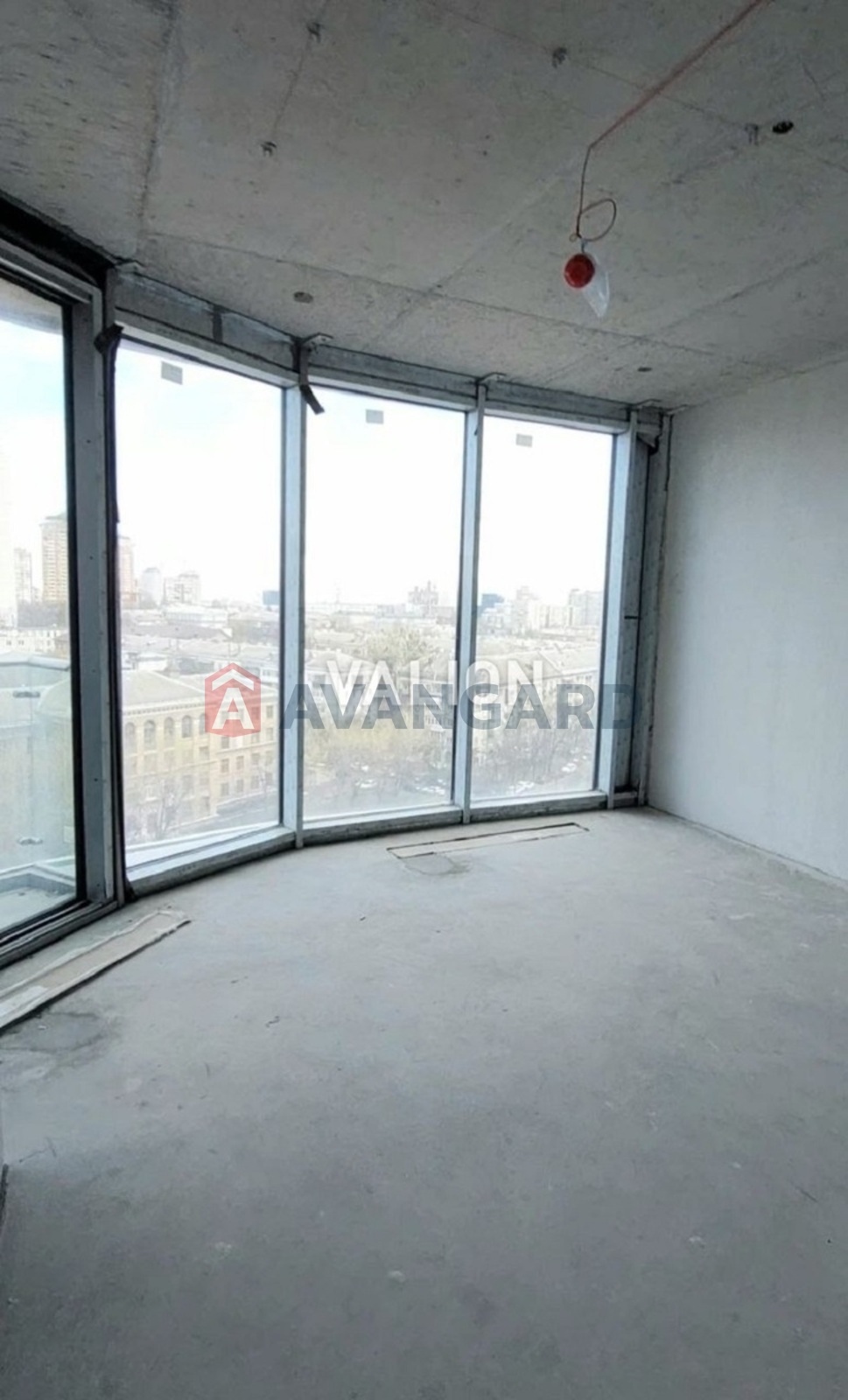 3 ��. ��������, 122/48/33 ��. �., 17/31 ������ ���� 10