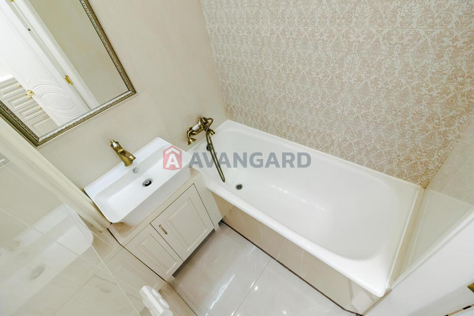 2 ��. ��������, 46/29/8 ��. �., 2/5 ������ ���� 20