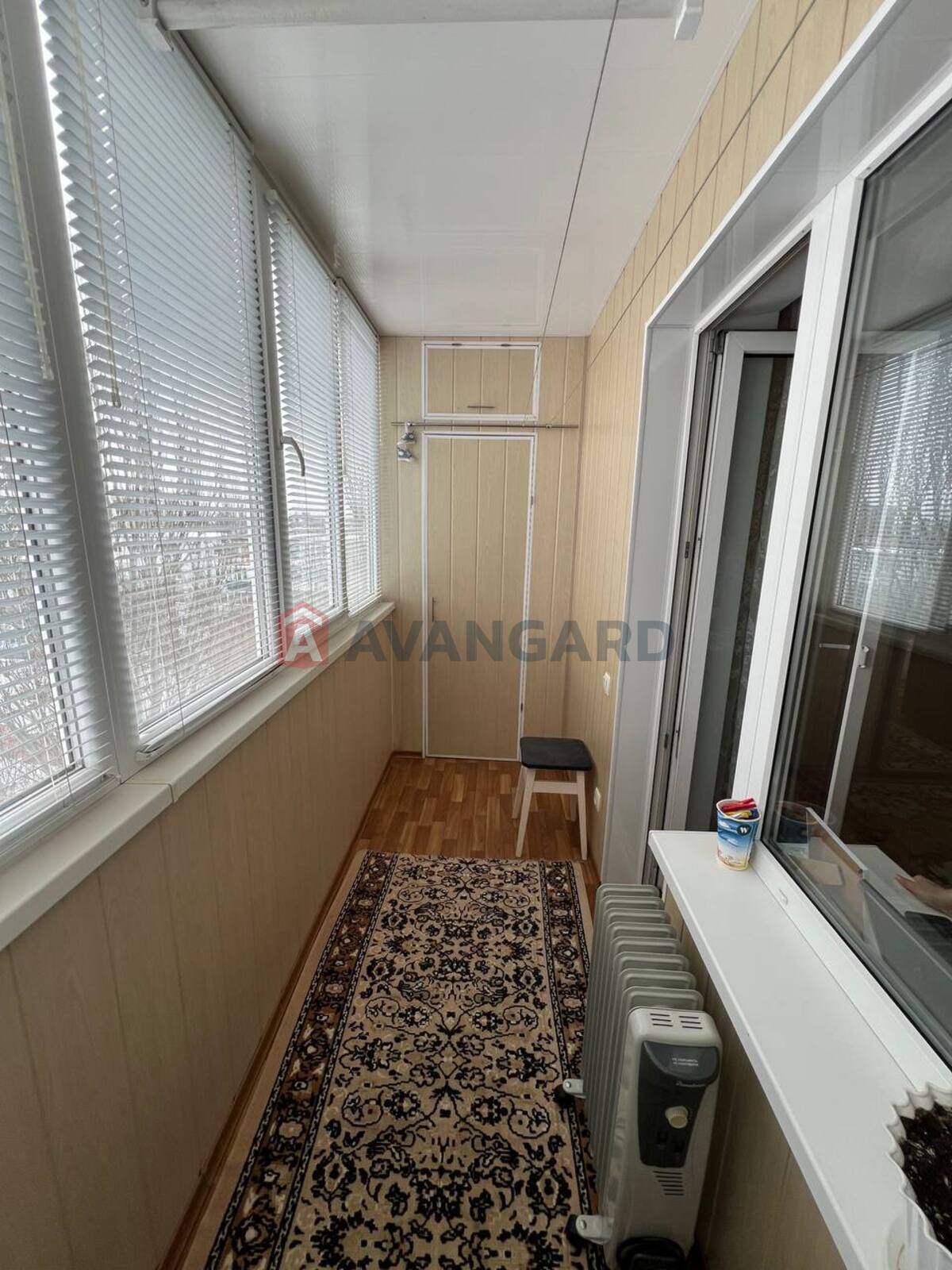 3 ����. ��������, 67/-/8 ��. �., 6/9 ���� ���� 22