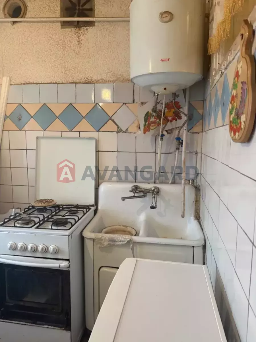 2 ��. ��������, 44/27/6 ��. �., 5/5 ������ ���� 6