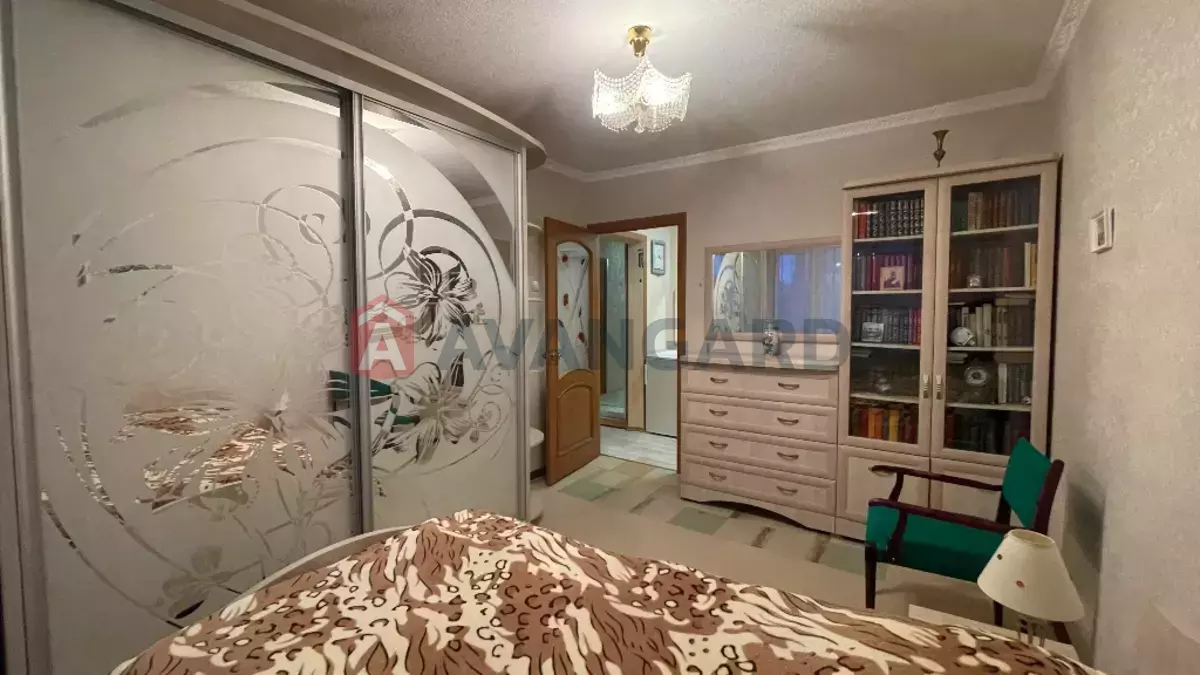 2 ��. ��������, 53/28/8 ��. �., 10/16 ������ ���� 1