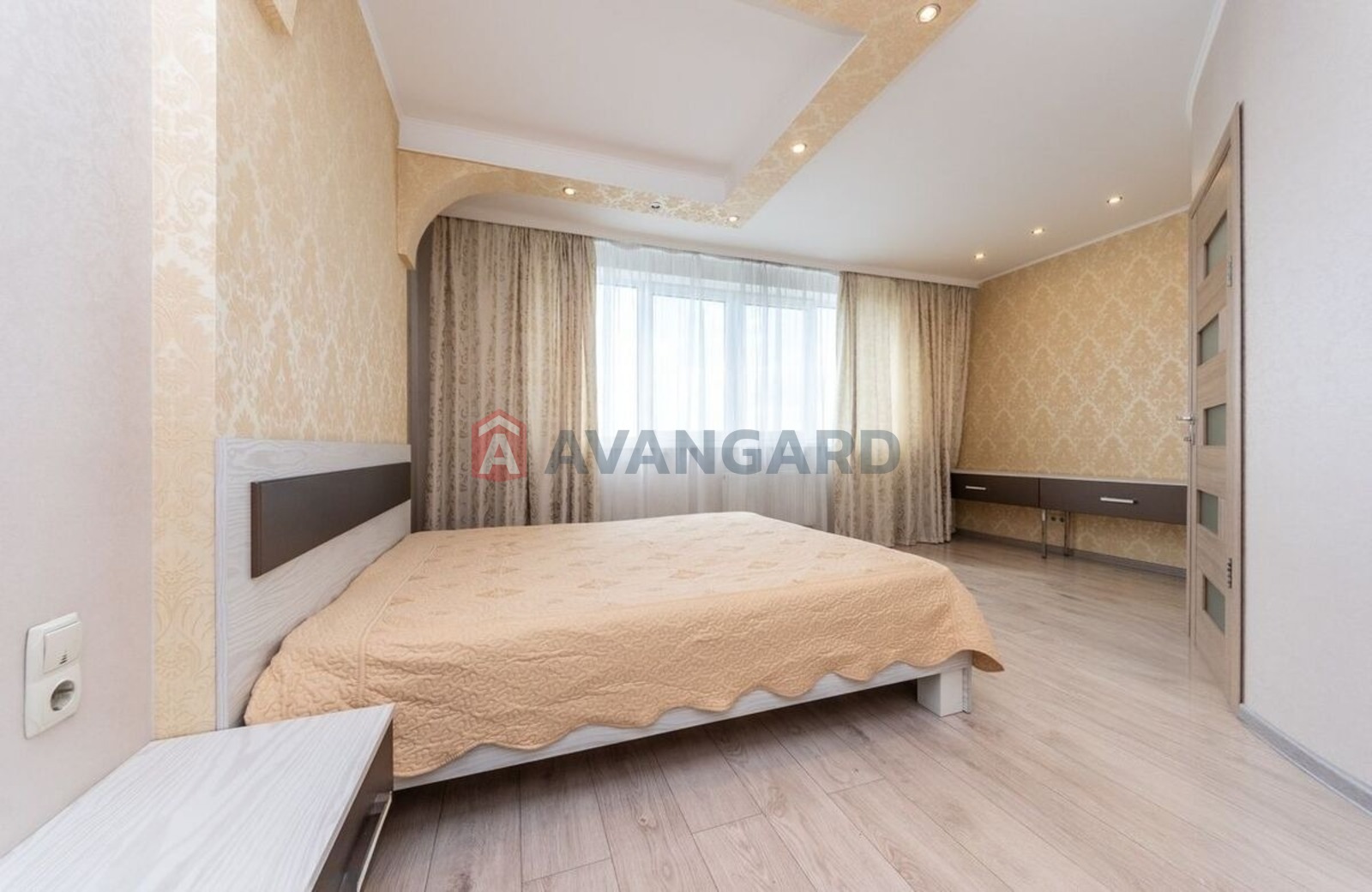 1 ��. ��������, 62.7 / 24.9 / 15.2 ��. �., 11/25 ������ ���� 4