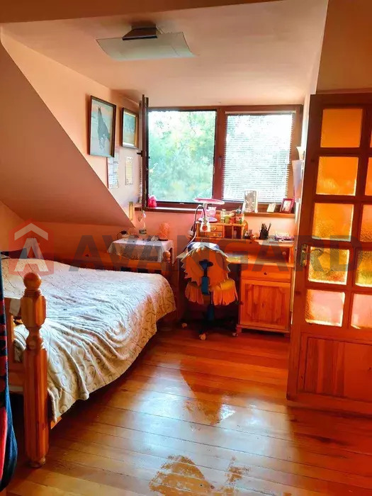 3 ��. ��������, 105/-/12 ��. �., 2/2 ������ ���� 5