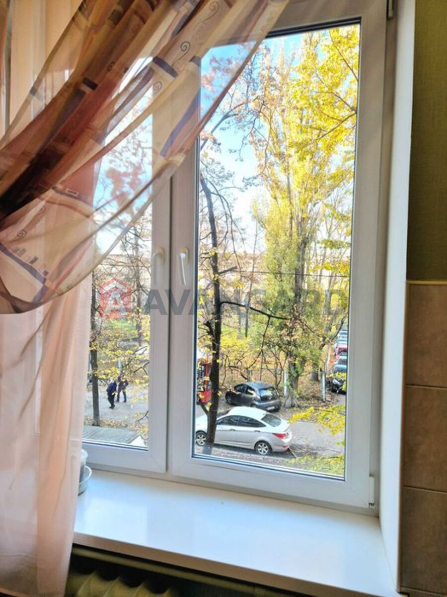 3 ��. ��������, 70/-/9 ��. �., 2/5 ������ ���� 8