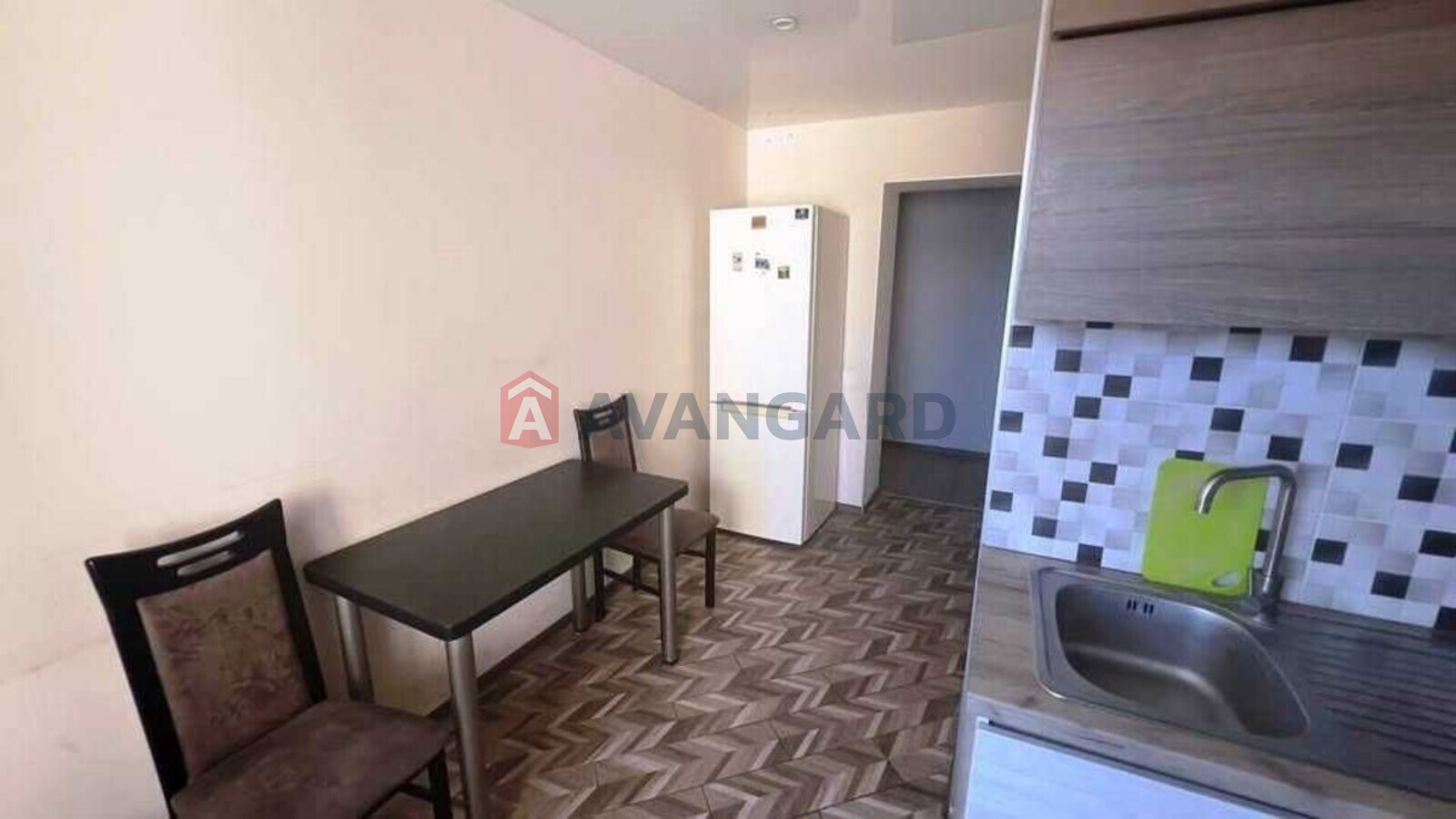 3 ��. ��������, 62/-/8 ��. �., 9/9 ������ ���� 7