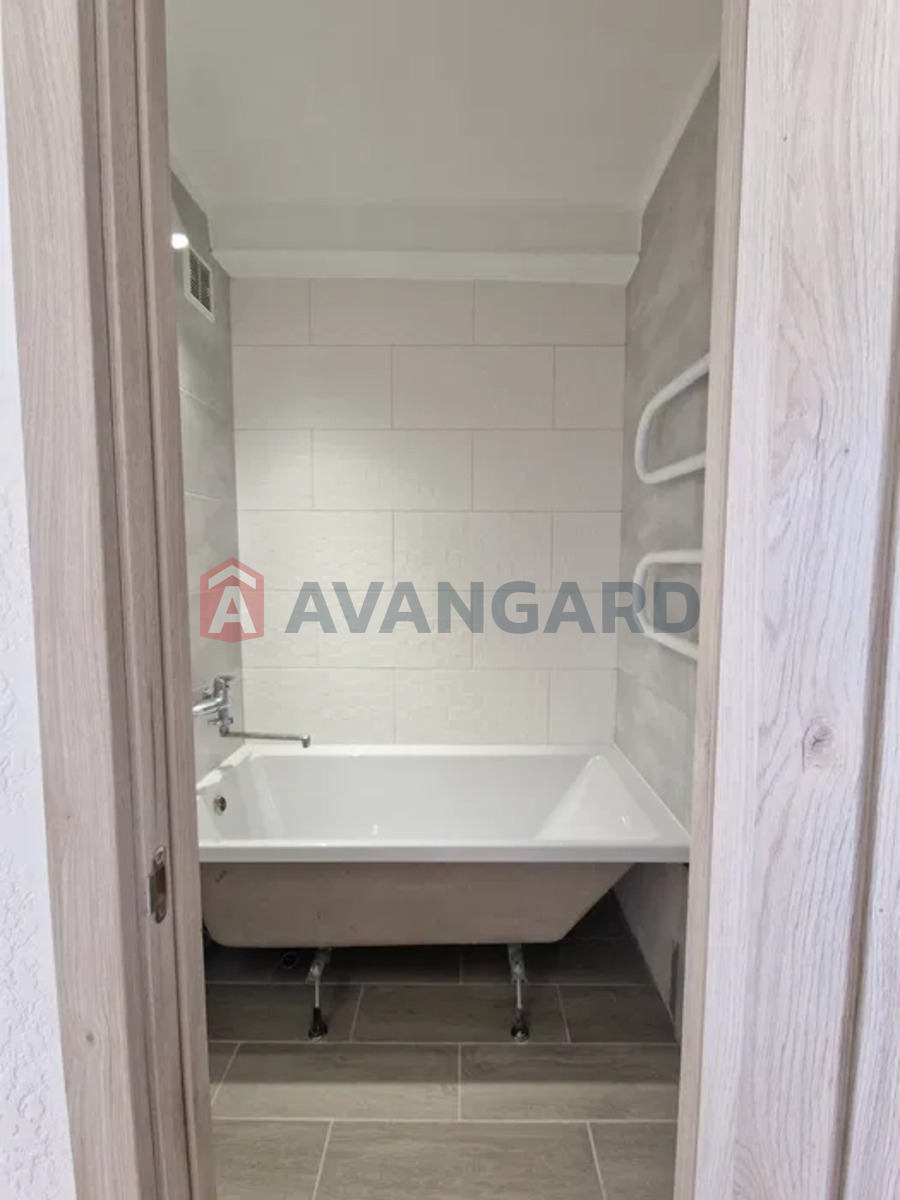 1 . , 33/-/7 . ., 8/9   3