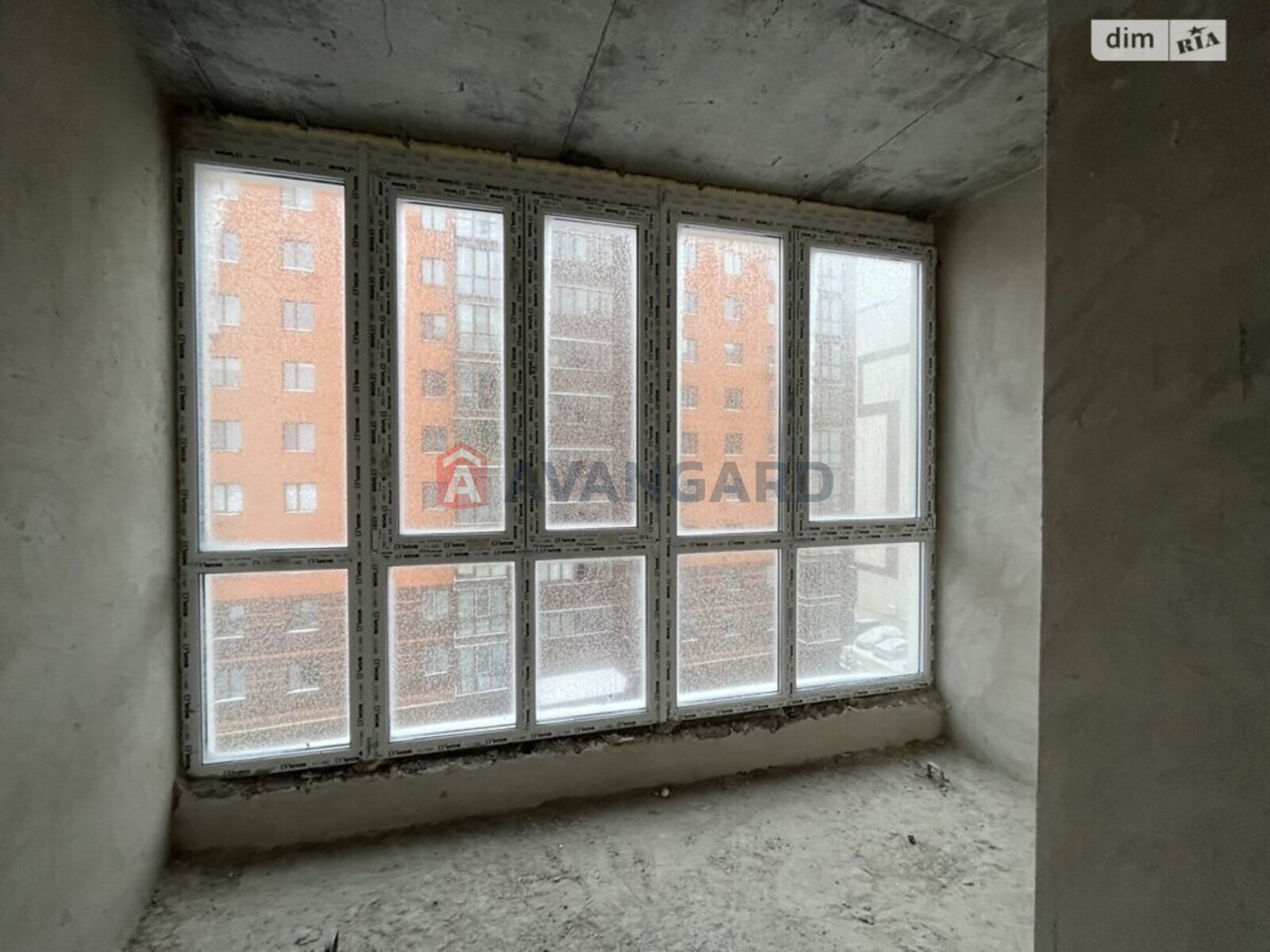 2 ��. ��������, 76/37/15 ��. �., 6/10 ������ ���� 5