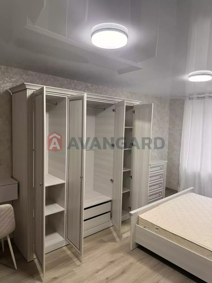 1 ��. ��������, 31/-/10 ��. �., 3/9 ������ ���� 18