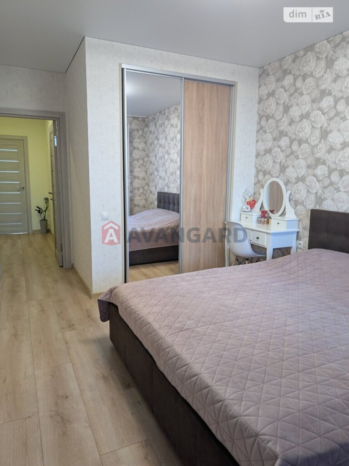 2 ��. ��������, 80/-/20 ��. �., 4/10 ������ ���� 6