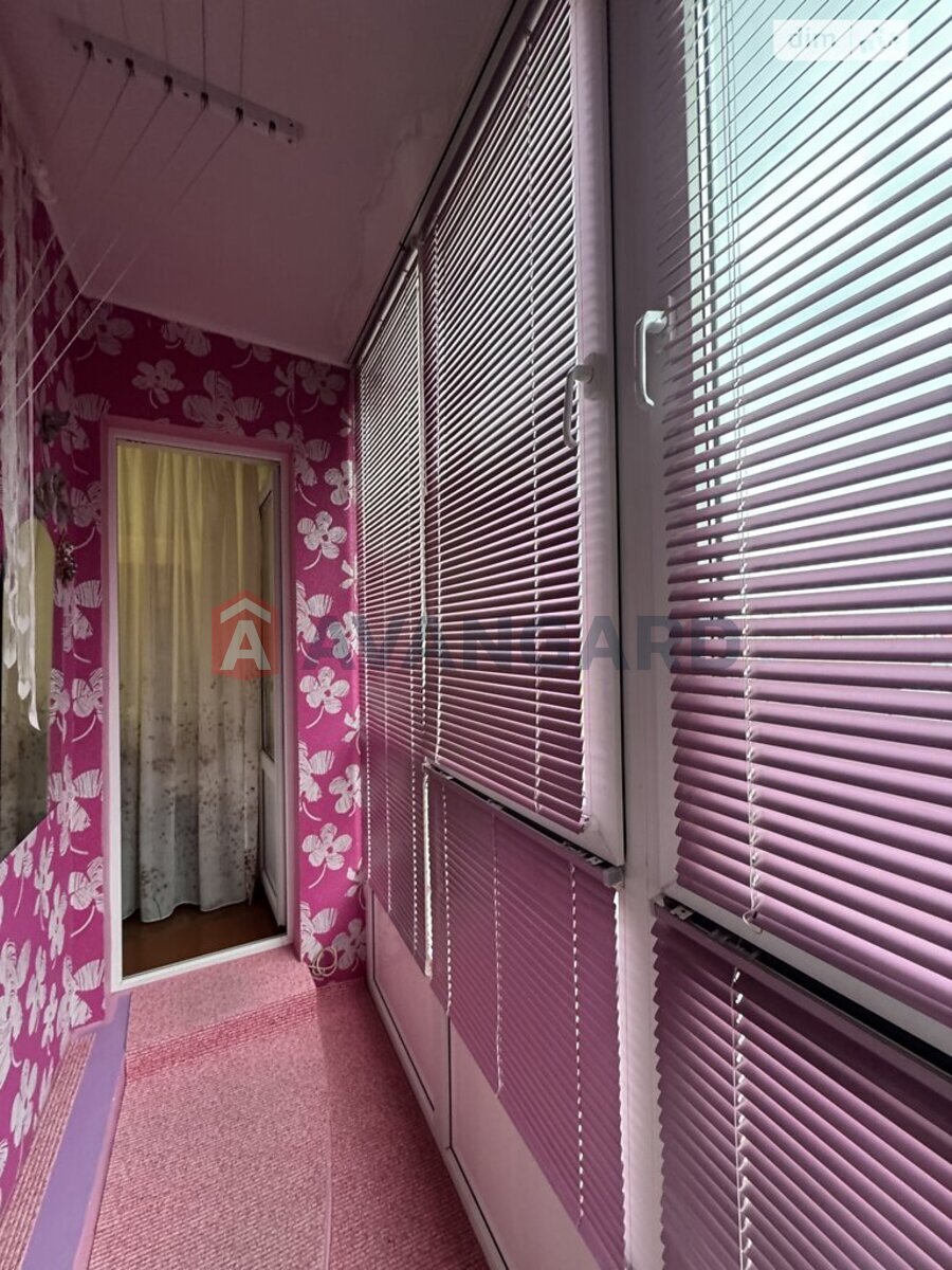 3 ��. ��������, 74/45/11 ��. �., 2/9 ������ ���� 8