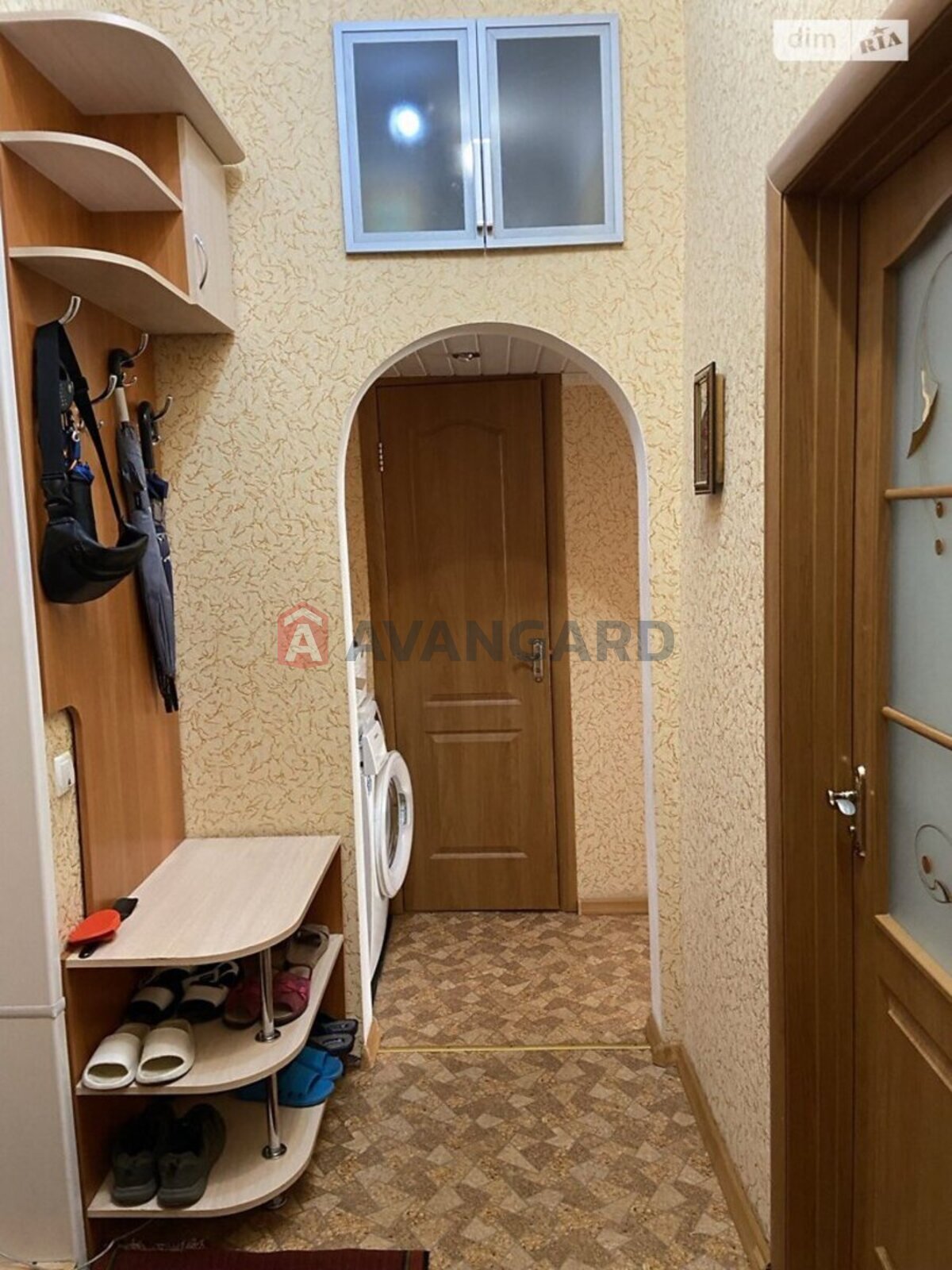 2 ����. ��������, 42/25/6 ��. �., 3/3 ���� ���� 19