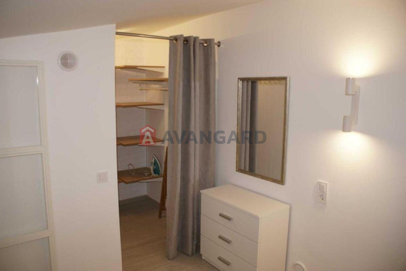 2 ��. ��������, 54/-/9 ��. �., 5/5 ������ ���� 5