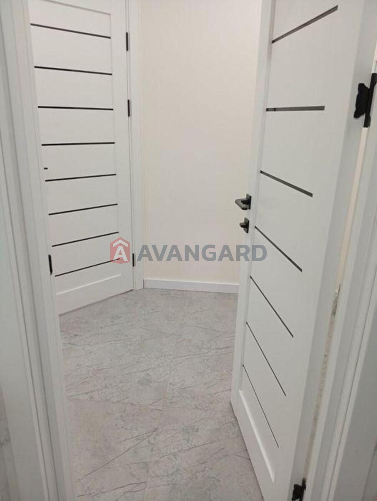 1 ��. ��������, 38/-/10 ��. �., 7/10 ������ ���� 19