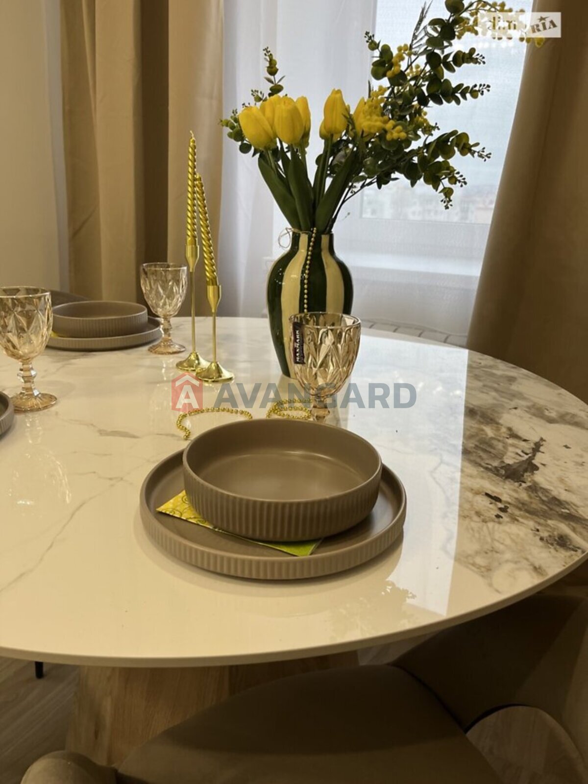 2 ��. ��������, 70/32/26 ��. �., 4/8 ������ ���� 22