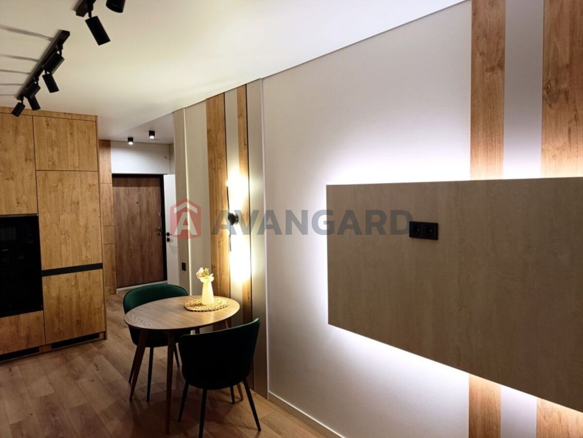 1 ��. ��������, 42/-/18 ��. �., 16/25 ������ ���� 10