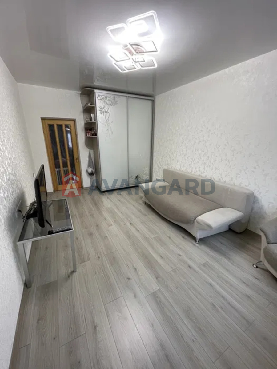 2 ��. ��������, 45/-/7 ��. �., 2/2 ������ ���� 1