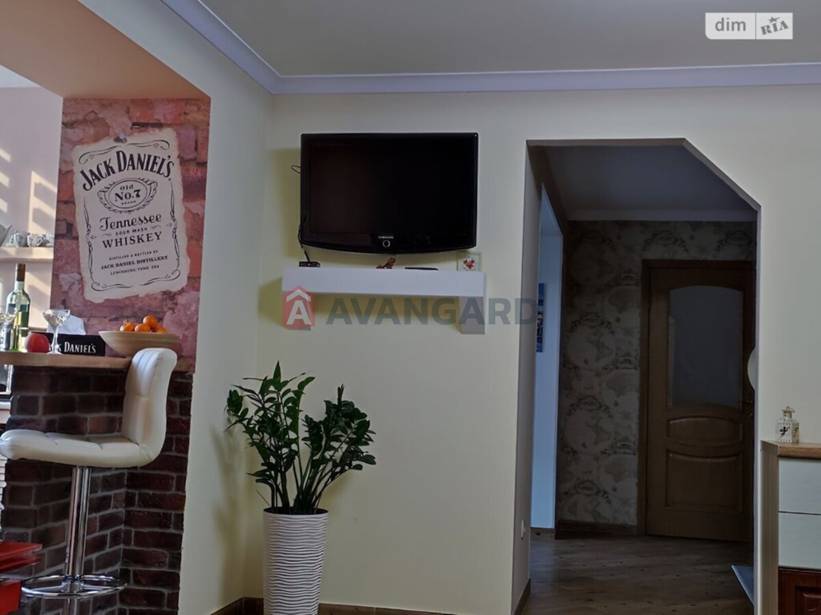 2 ��. ��������, 78/59/11 ��. �., 4/5 ������ ���� 8