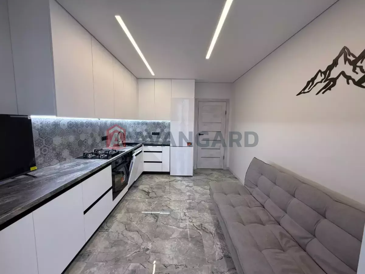 1 ��. ��������, 45/-/- ��. �., 9/10 ������ ���� 6