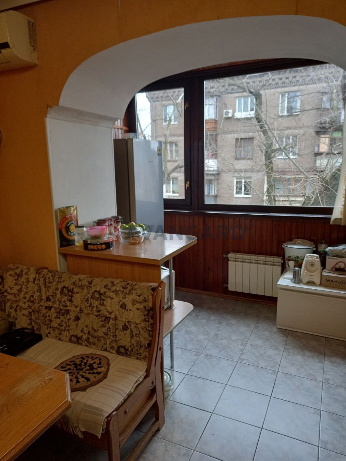 2 ��. ��������, 57/32/9 ��. �., 3/4 ������ ���� 18