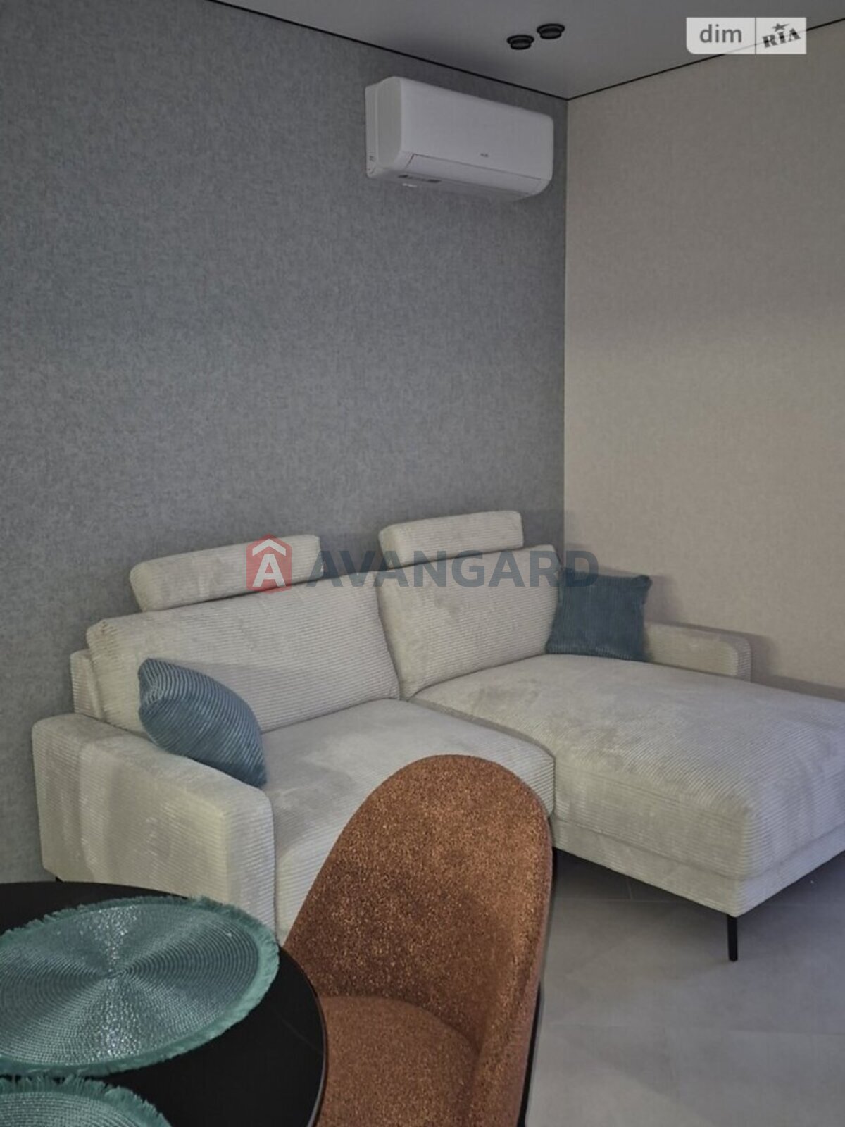 1 ��. ��������, 44/-/- ��. �., 6/6 ������ ���� 4