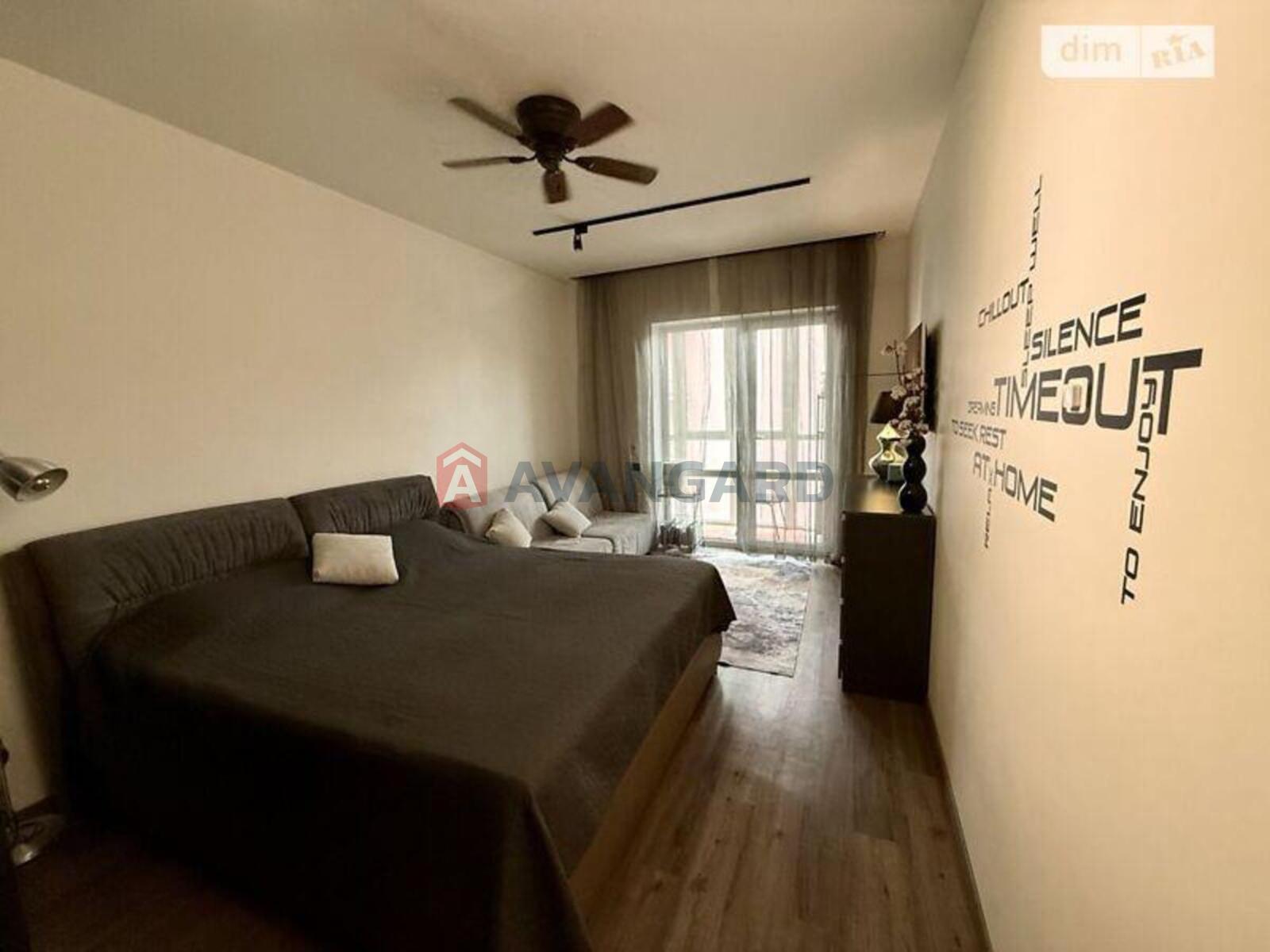 2 ��. ��������, 53/18/25 ��. �., 3/5 ������ ���� 15