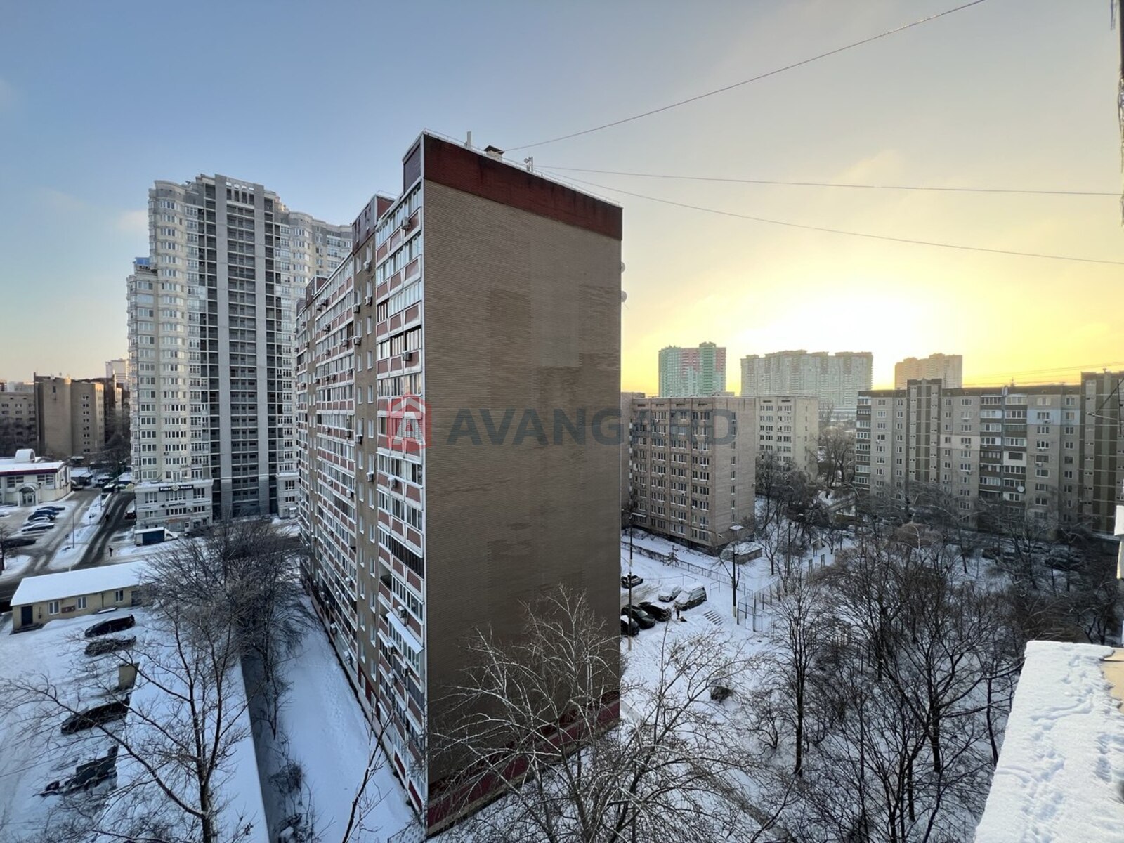 2 ����. ��������, 51.7/30.9/8 ��. �., 10/10 ���� ���� 10