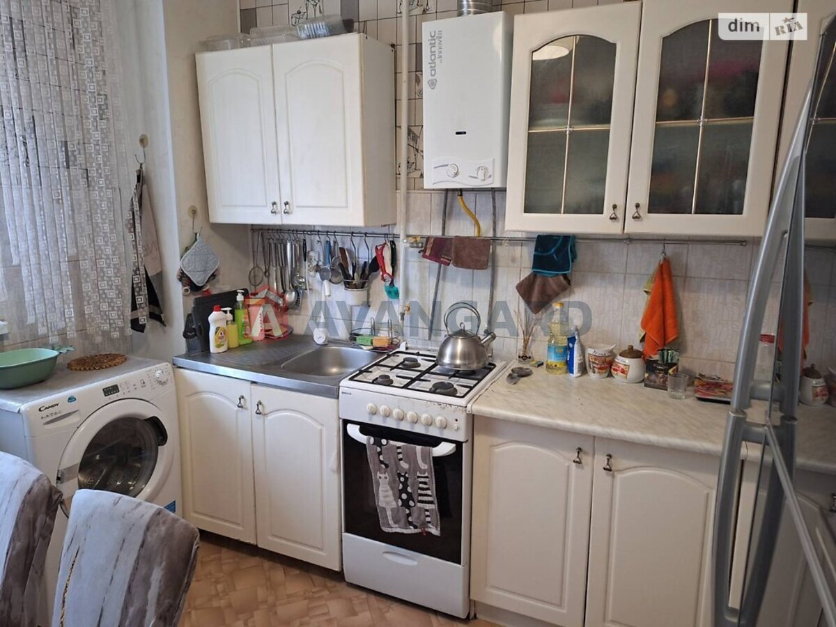 3 кім. квартира, 63/-/10 кв. м., 1/2 поверх фото 1 3 кім. квартира, 63/-/10 кв. м., 1/2 поверх фото 1