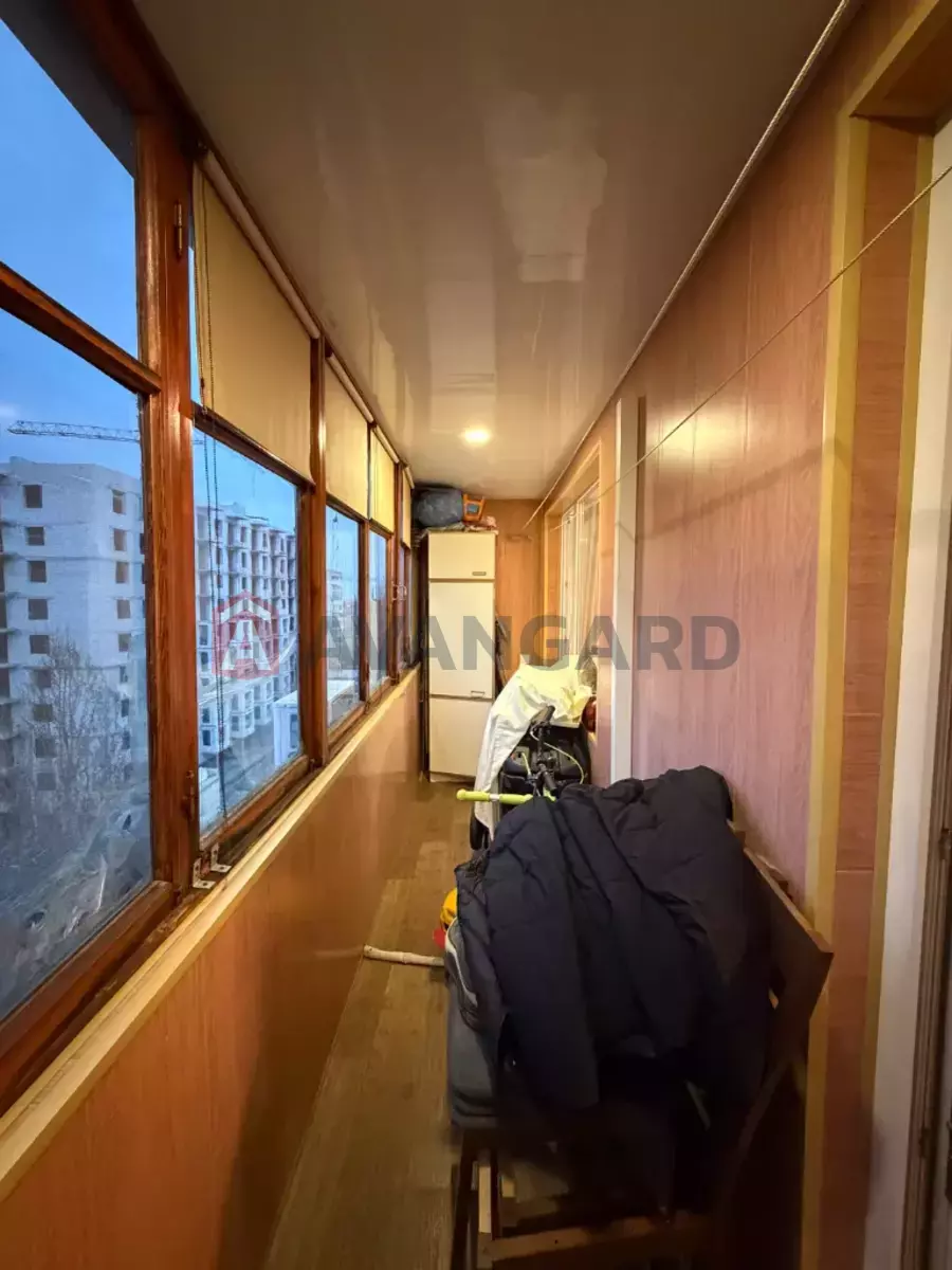 1 ��. ��������, 33/17/10 ��. �., 8/9 ������ ���� 6