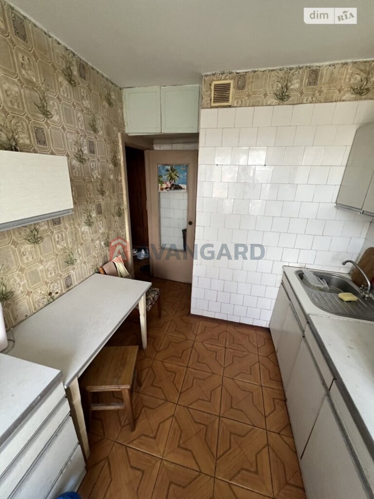 3 . , 66/-/8 . ., 6/9   6