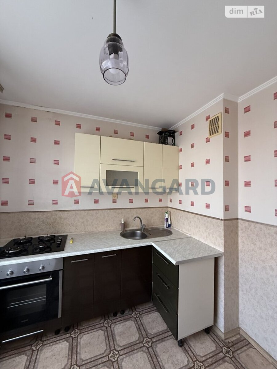 1 ��. ��������, 35/-/8 ��. �., 10/10 ������ ���� 6