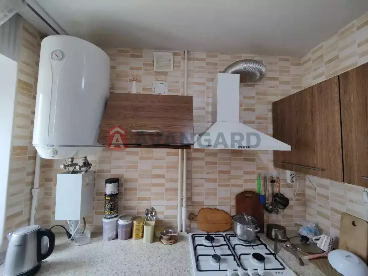 1 ��. ��������, 33/19/6 ��. �., 4/5 ������ ���� 10