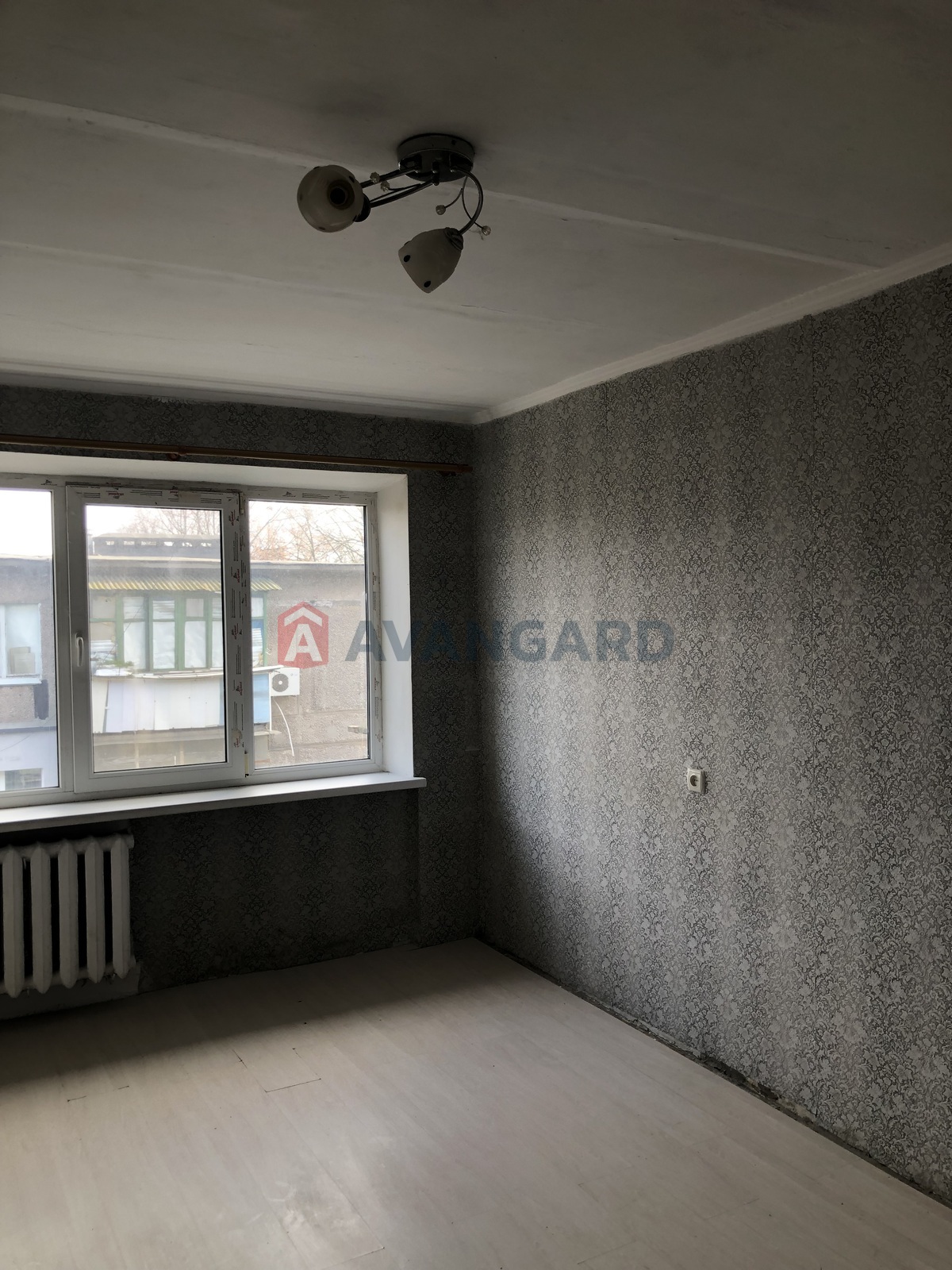 2 ����. ��������, 42/-/6.5 ��. �., 5/5 ���� ���� 3