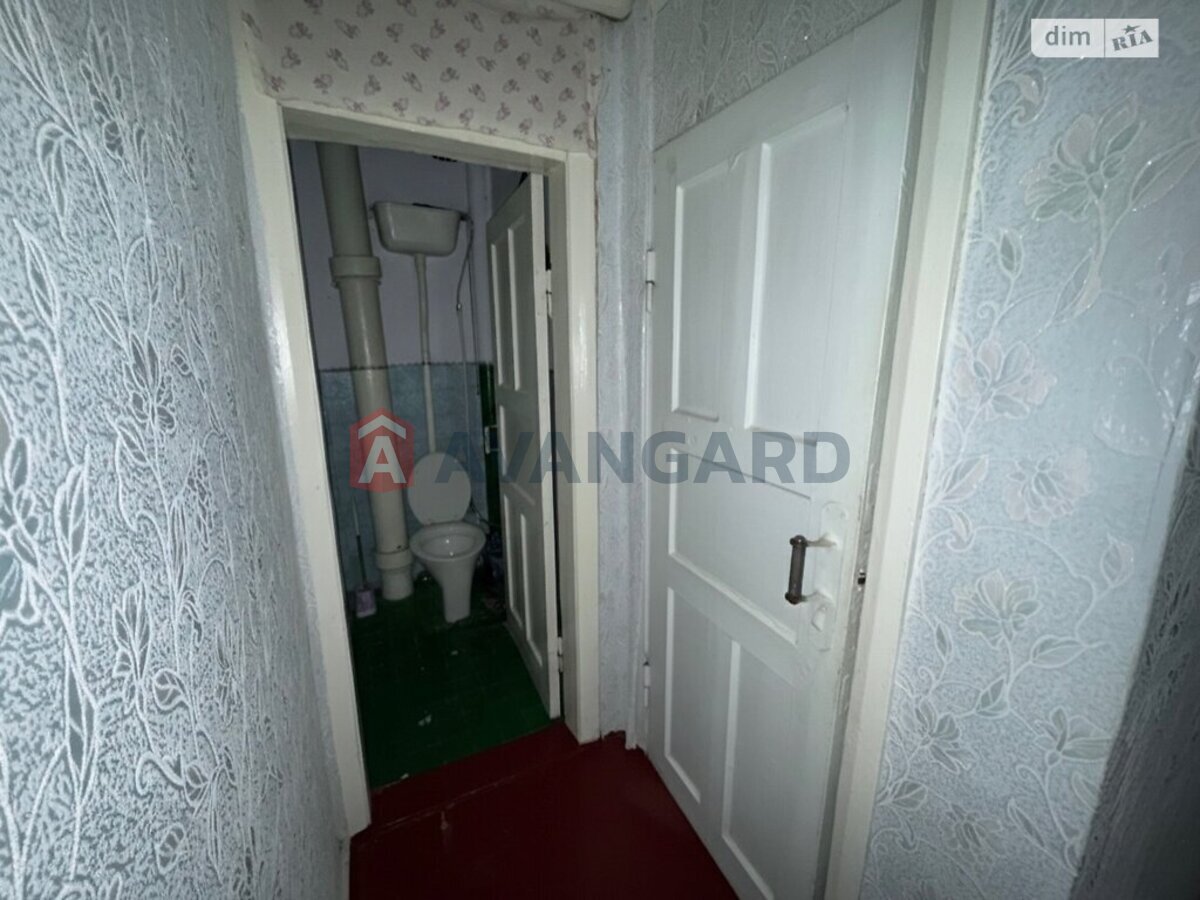 3 ����. ��������, 61/38/6 ��. �., 2/2 ���� ���� 9