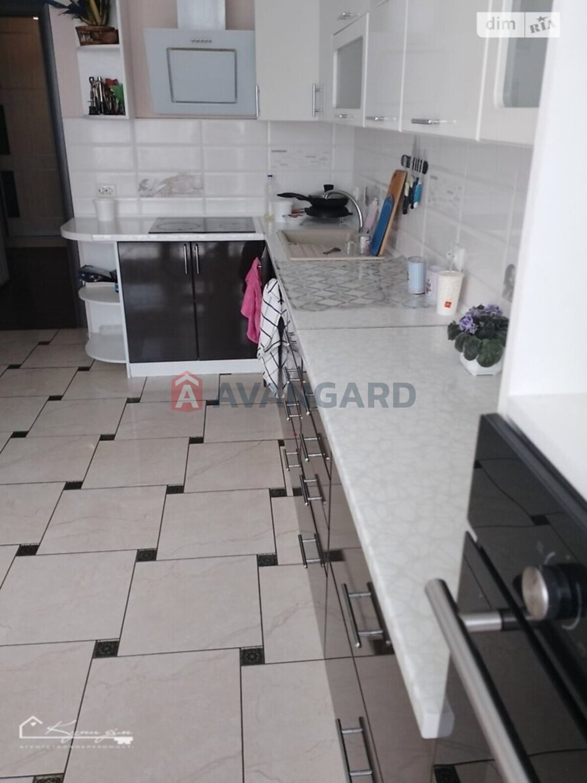 3 ��. ��������, 90/68/12 ��. �., 11/16 ������ ���� 2