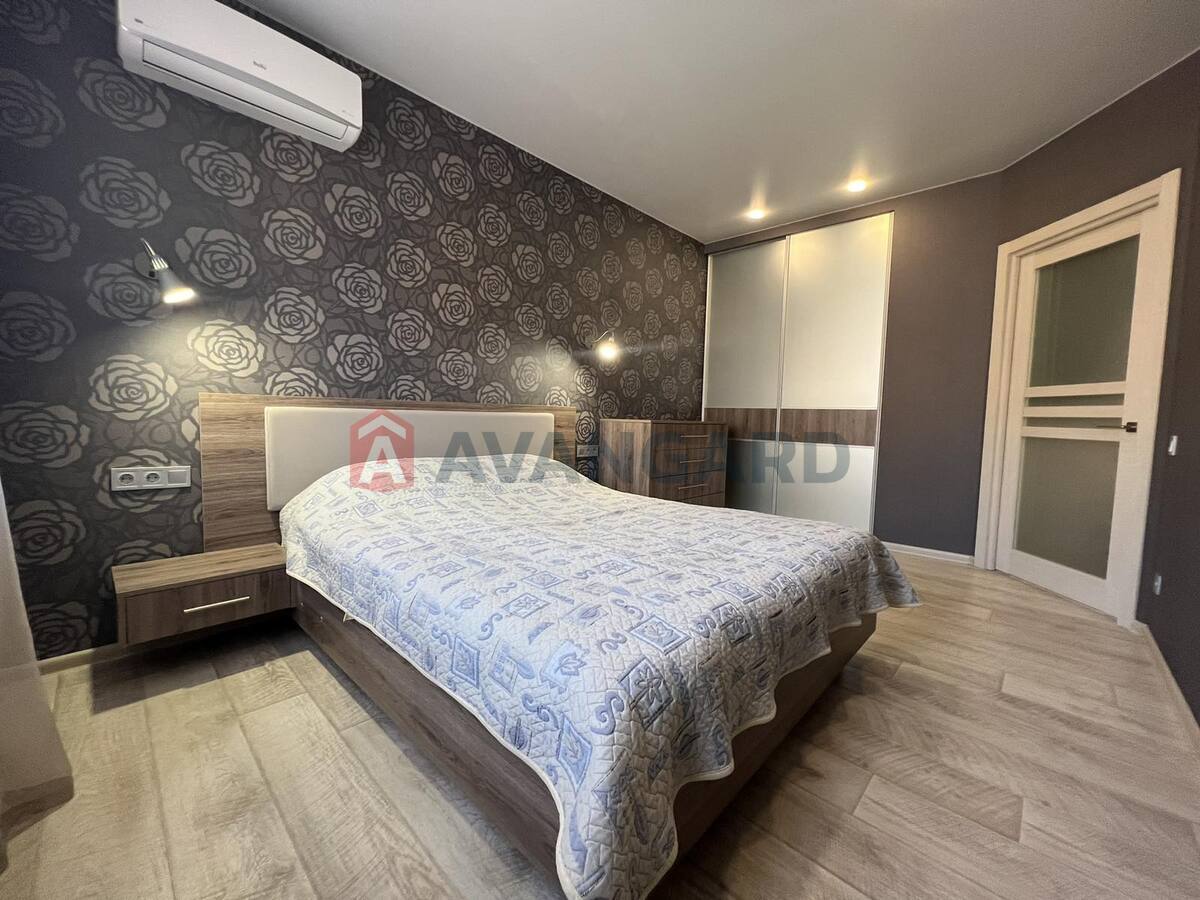 2 ��. ��������, 53/-/17 ��. �., 8/12 ������ ���� 8