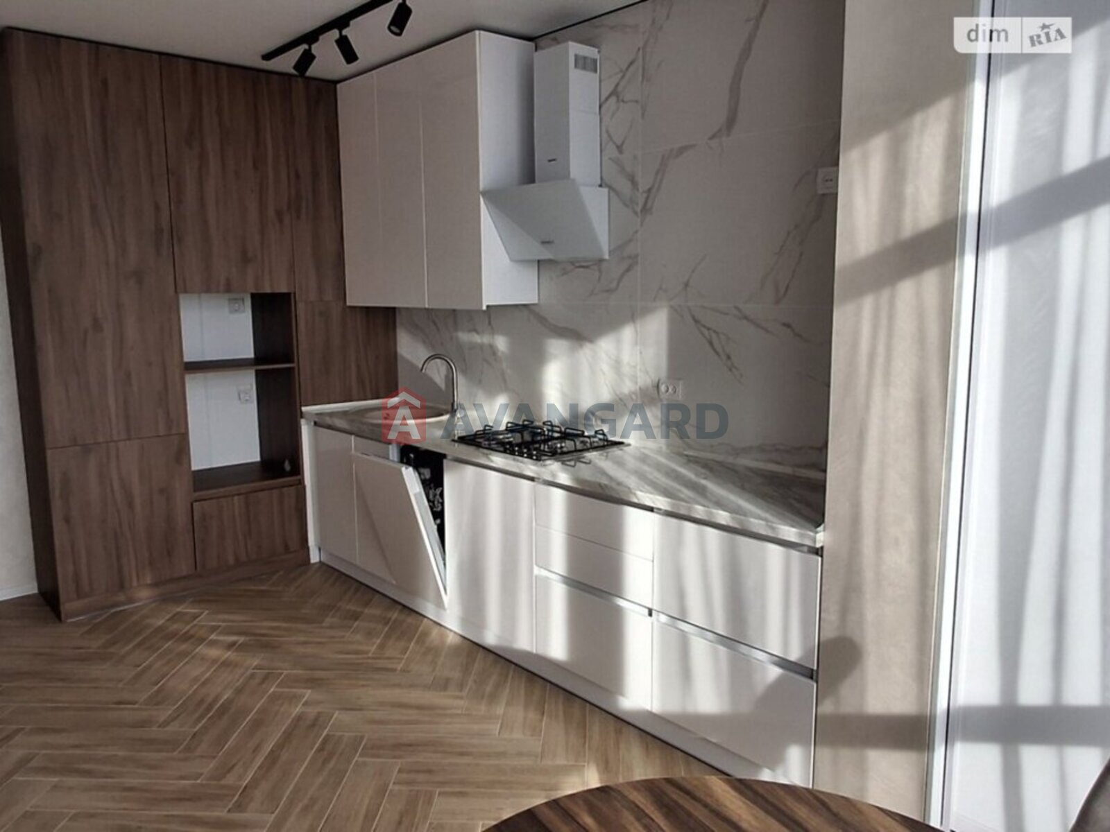 1 ��. ��������, 43/-/- ��. �., 10/15 ������ ���� 17