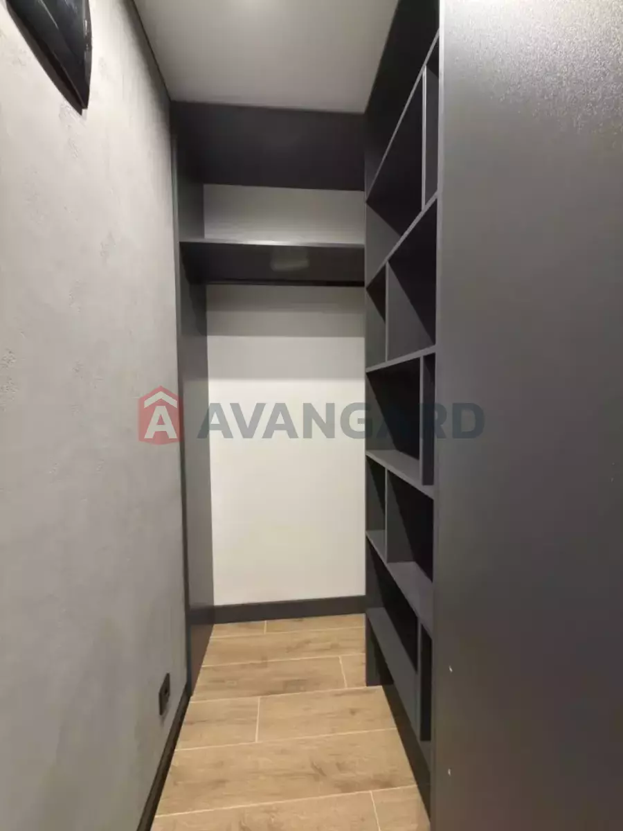 1 ��. ��������, 45/18/15 ��. �., 8/10 ������ ���� 9