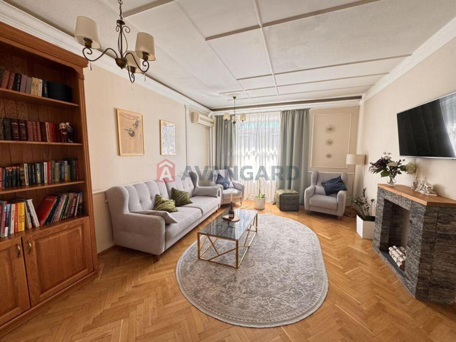 5 ��. ��������, 158/-/23 ��. �., 3/6 ������ ���� 1