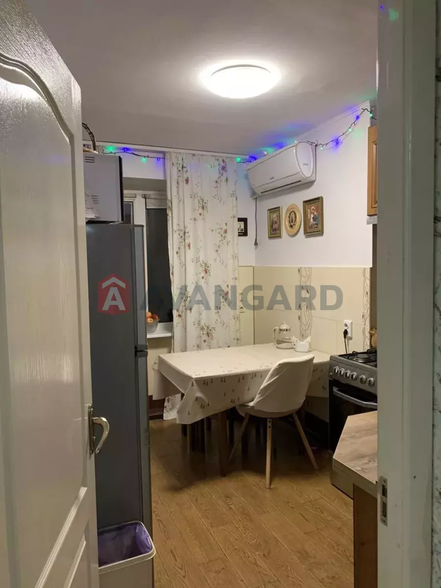 2 ��. ��������, 50/30/8 ��. �., 6/9 ������ ���� 7