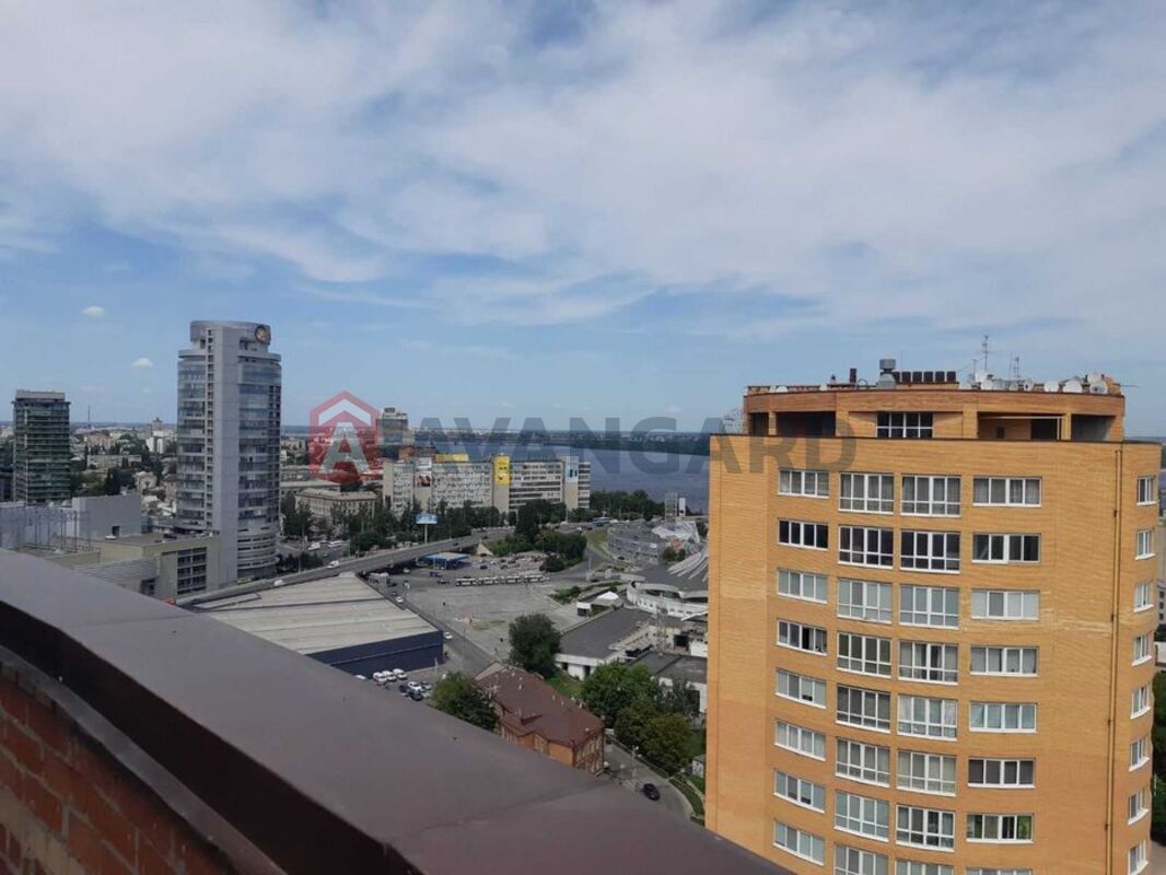 2 ��. ��������, 122/-/10 ��. �., 18/18 ������ ���� 9