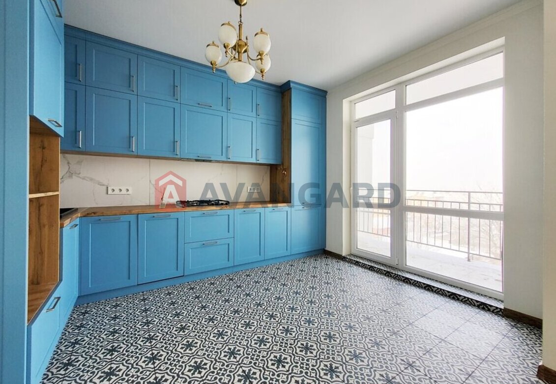 3 ��. ��������, 82/43/12 ��. �., 7/7 ������ ���� 1