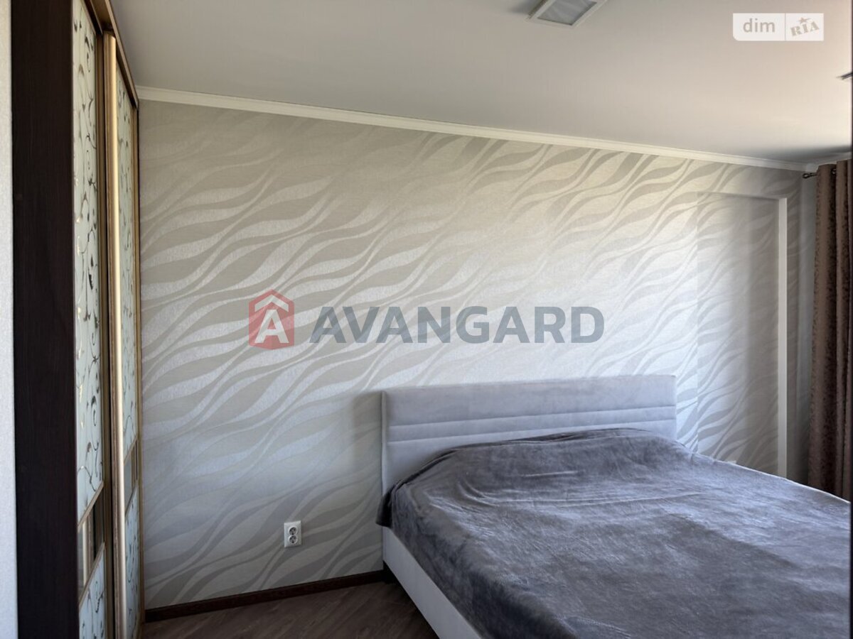 3 ����. ��������, 90/50/14 ��. �., 10/11 ���� ���� 4