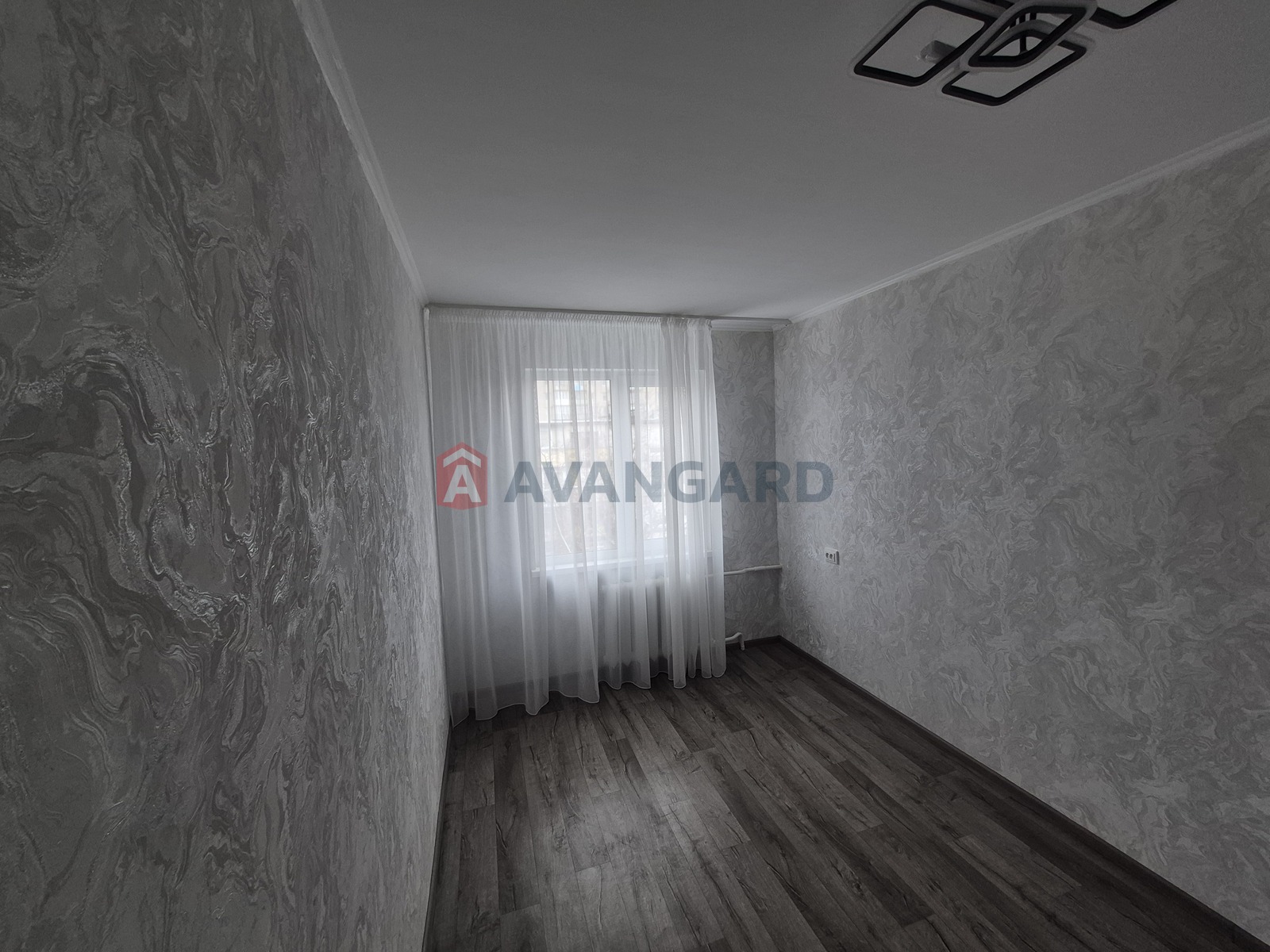 3 ����. ��������, 62/-/44 ��. �., 5/5 ���� ���� 21