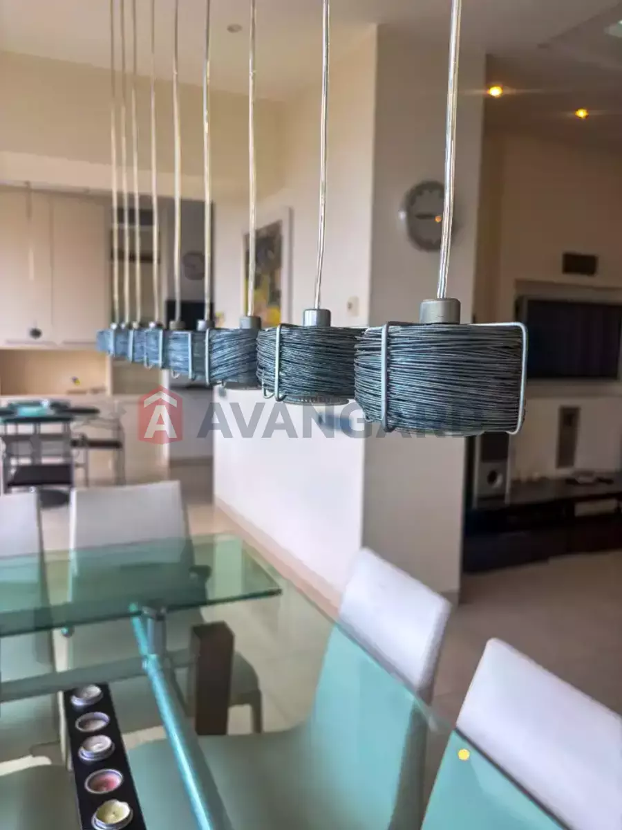 4 ��. ��������, 150/-/- ��. �., 8/14 ������ ���� 17