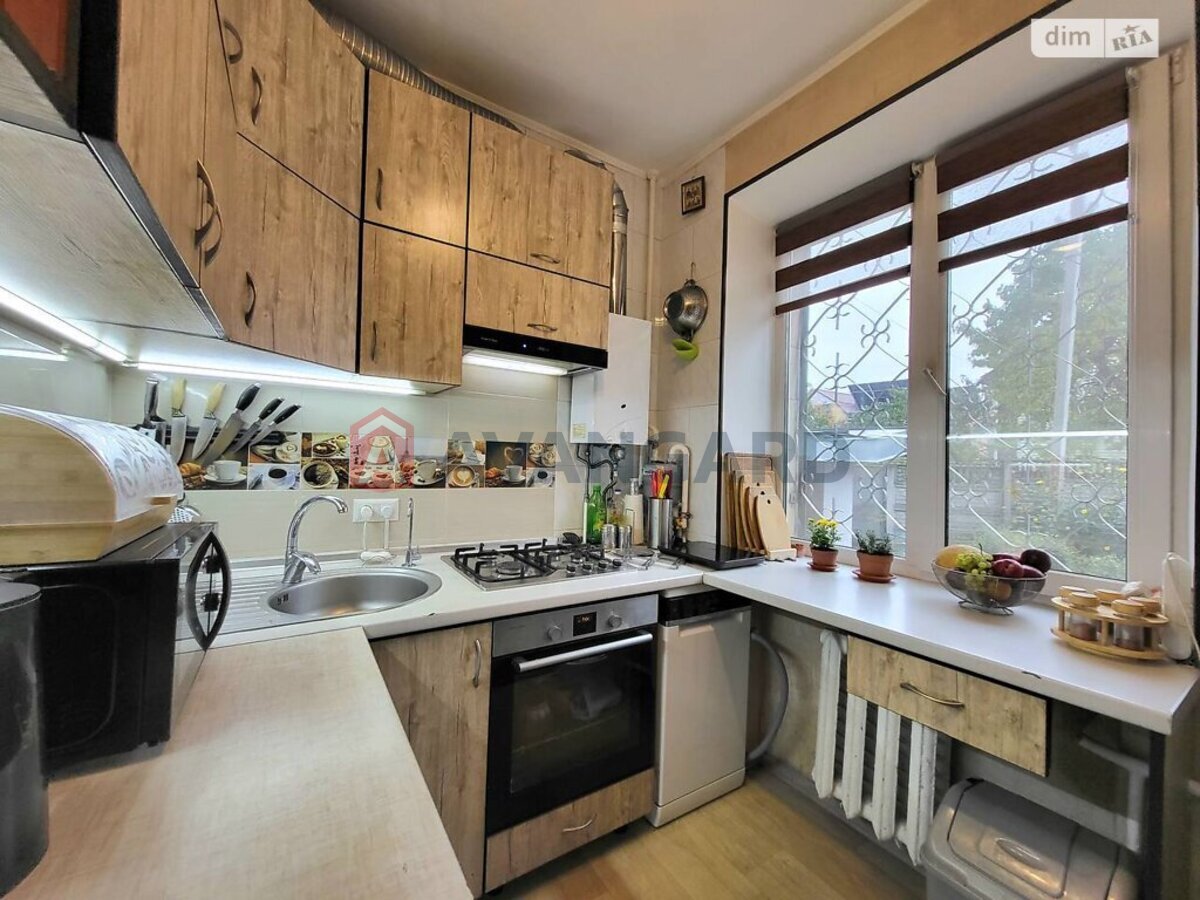 2 ��. ��������, 46/29/6 ��. �., 1/5 ������ ���� 7