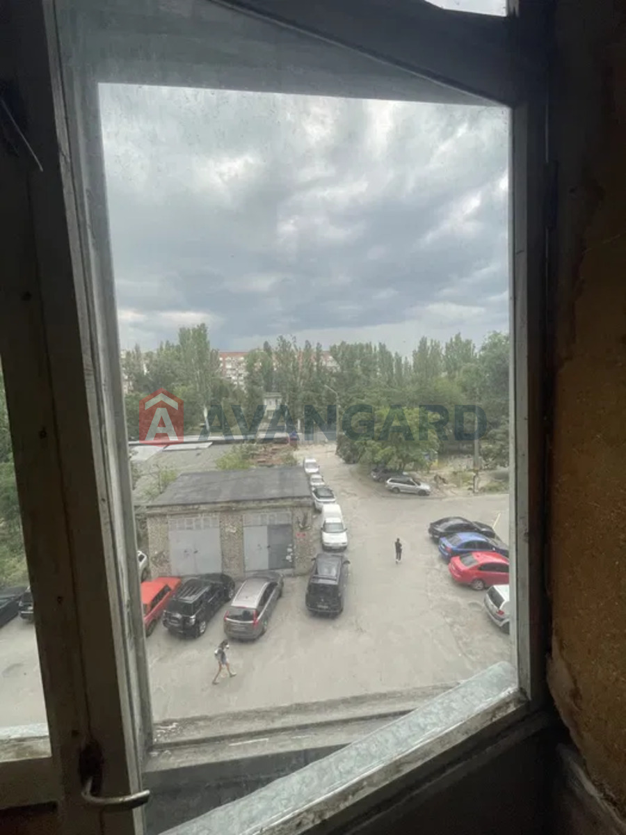 3 ��. ��������, 68/-/12 ��. �., 4/9 ������ ���� 8