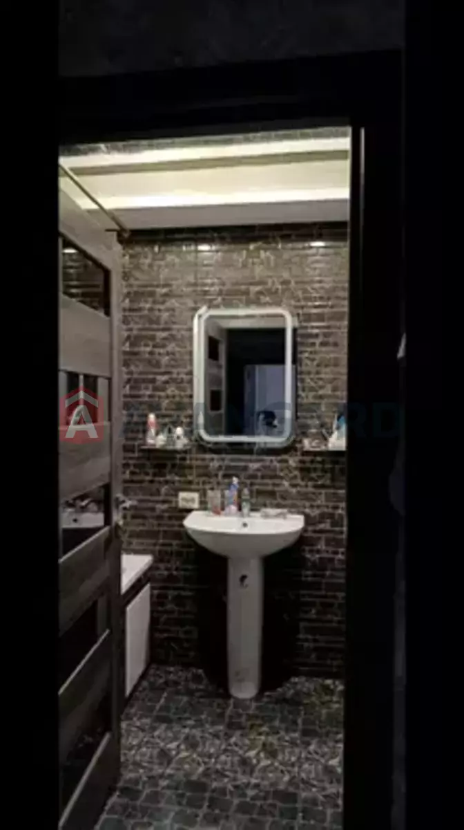 2 ��. ��������, 51/26/8 ��. �., 4/9 ������ ���� 2