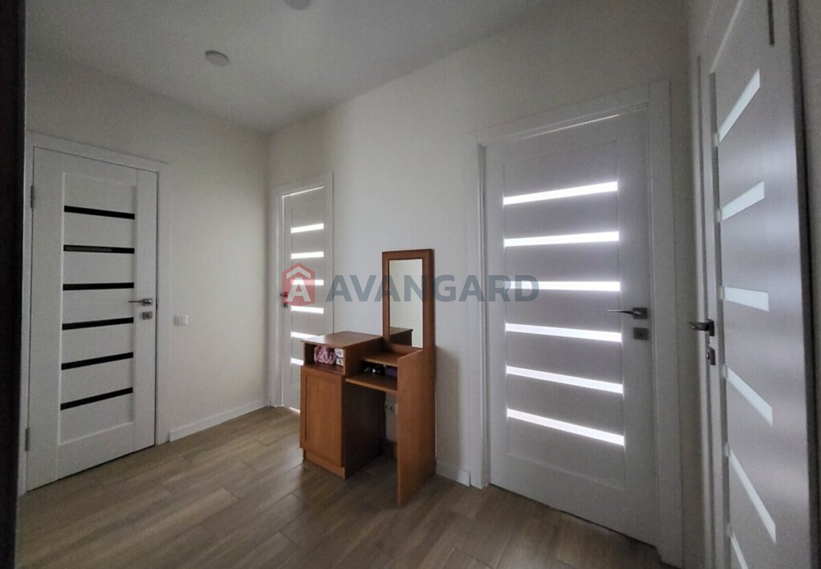 2 ����. ��������, 56/-/14 ��. �., 9/12 ���� ���� 18