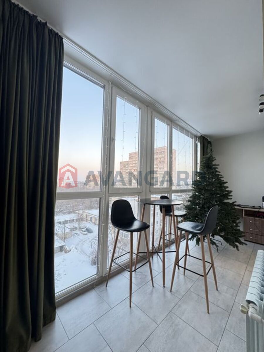 1 ����. ��������, 50/-/15 ��. �., 6/9 ���� ���� 8