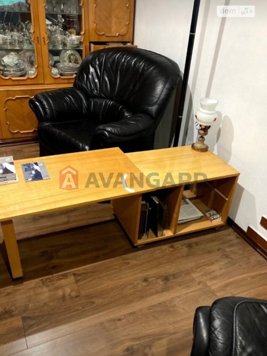 3 ����. ��������, 56/40/9 ��. �., 4/5 ���� ���� 7